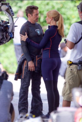 Robert Downey Jr  & Gwyneth Paltrow on the set of Avengers 4 (2).jpg
