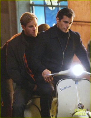 henry-cavill-armie-hammer-vespa-ride-for-uncle-01.jpg