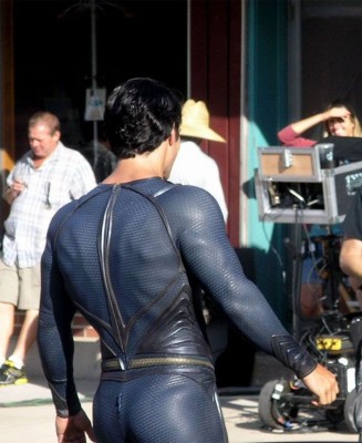 henry_cavill_superman_costume_3.jpg