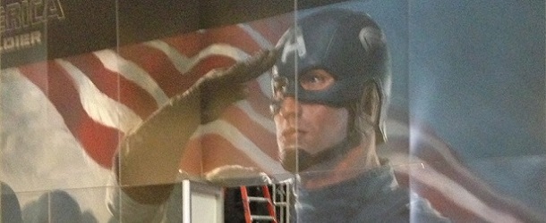 captain-america-salut-fresque-stand-booth