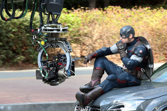 avengers-age-of-ultron-tournage-captain-america-voiture