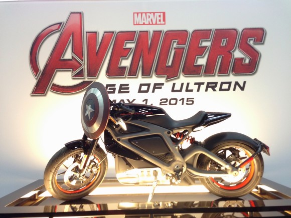 captain-america-moto-avengers-ultron