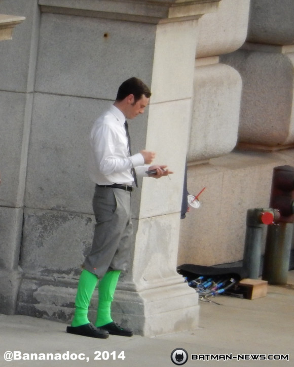 scoot-mcnairy-the-flash-batman-superman-set