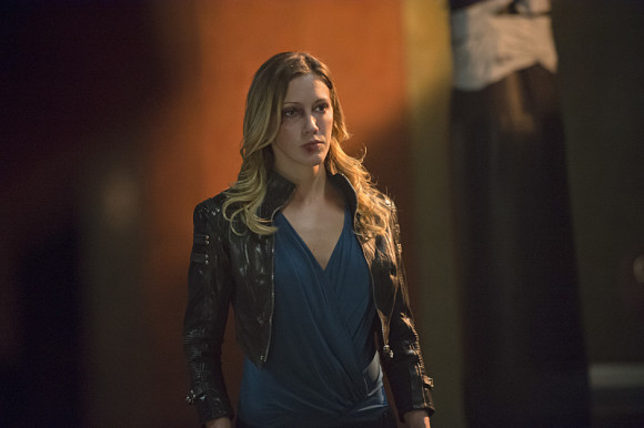 arrow-saison3-episode-corto-maltese-laurel-canary