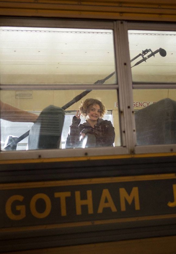 gotham-episode-2-selina-kyle-bus