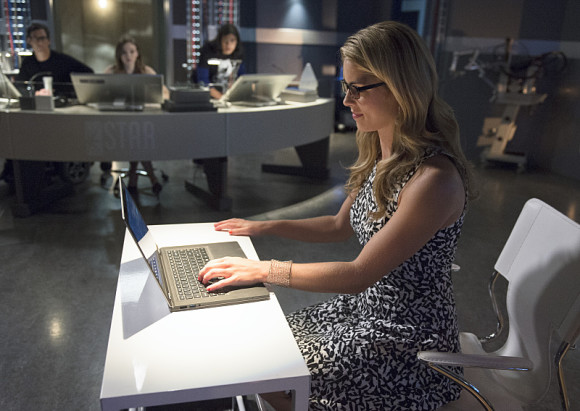 the-flash-episode-4-going-rogue-felicity