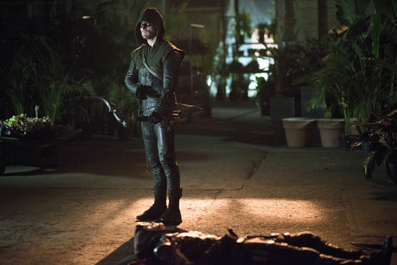 arrow-episode-draw-back-your-bow-costume