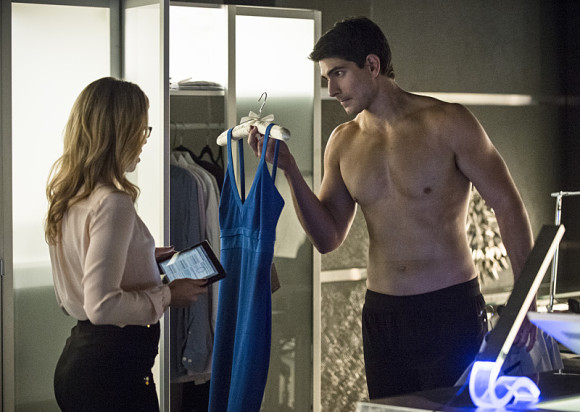 arrow-episode-draw-back-your-bow-ray-palmer-shirtless