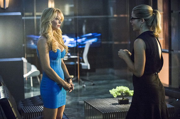 arrow-secret-origin-felicity-smoak-episode-mother