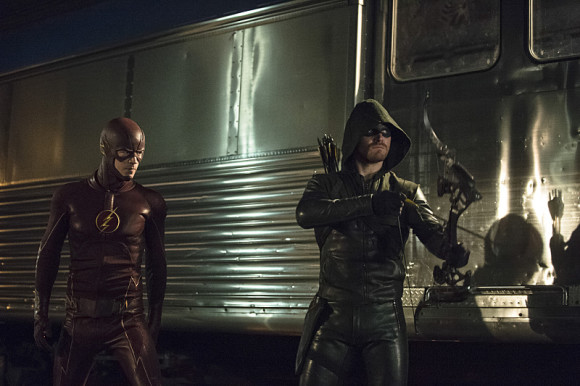 arrow-the-flash-crossover-episode-the-brave-and-the-bold-stephen-amell