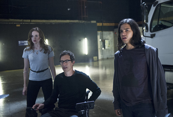 the-flash-power-outage-episode-harrison-wells