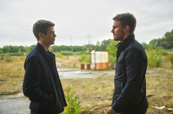 the-flash-vs-arrow-episode-crossover-amell-gustin