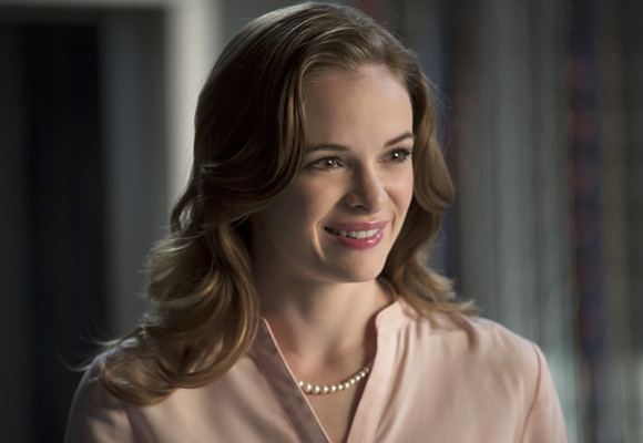 the-flash-vs-arrow-episode-crossover-caitlin-snow