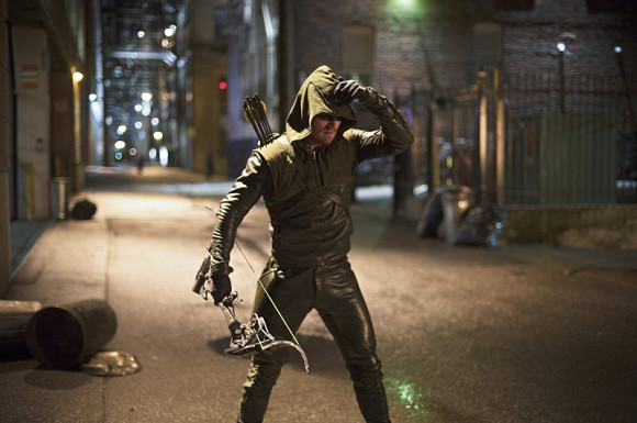 the-flash-vs-arrow-episode-crossover-costume