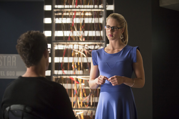 the-flash-vs-arrow-episode-crossover-felicity-wells