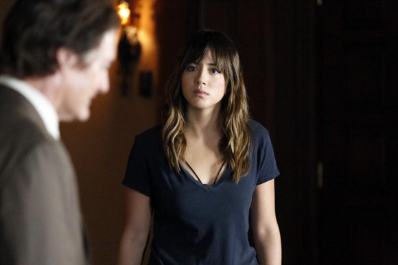 KYLE MACLACHLAN, CHLOE BENNET