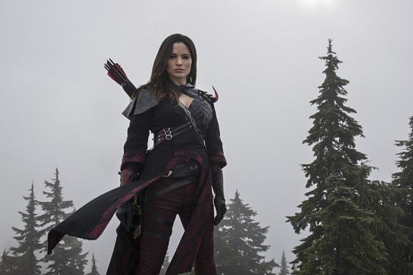 arrow-the-climb-episode-katrina-law-nyssa