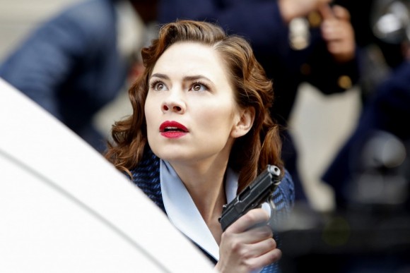 agent-carter-hailey-atwell-marvel-serie