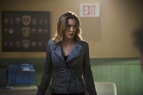 arrow-the-offer-episode-katie-cassidy