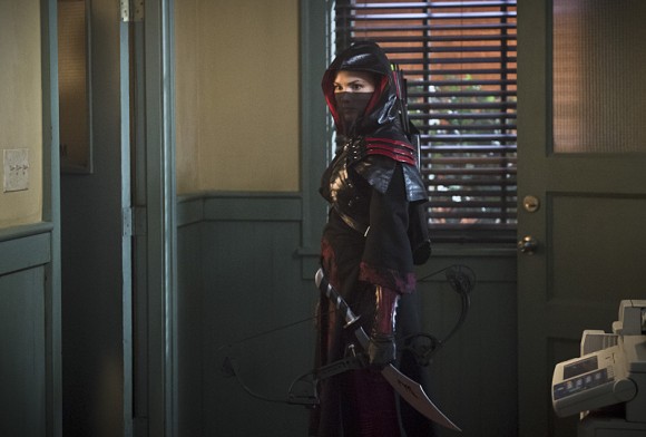 arrow-the-offer-episode-katrina-law