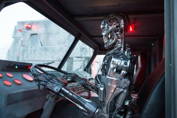 terminator-genisys-conductor-robot