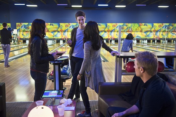 the-flash-episode-out-of-time-bowling-scene