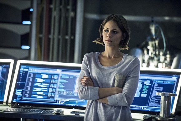 al-sah-him-photos-arrow-episode-thea-queen