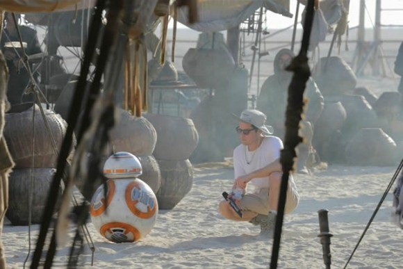 star-wars-force-awakens-picture-bb8-tournage