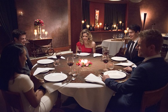 the-flash-all-star-team-up-episode-dinner-felicity-ray