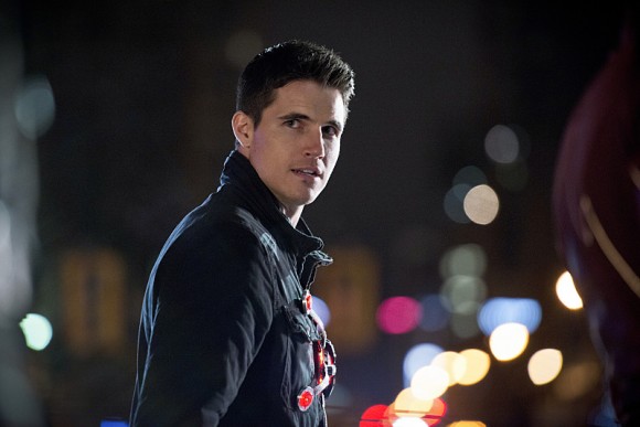 the-flash-rogue-air-episode-robbie-amell