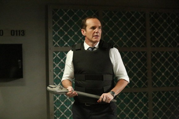 agents-of-shield-season-2-finale-sos-coulson-fight