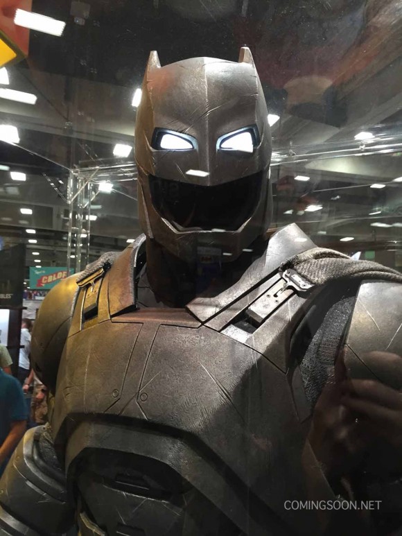 batman-v-superman-comic-con-batou