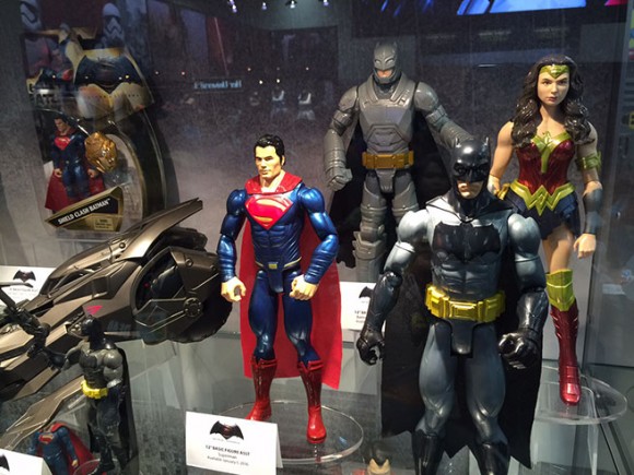 batman-v-superman-comic-con-jouets