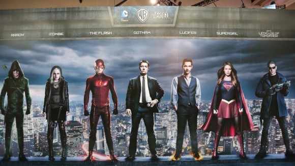 comic-con-dc-comics-series-vertigo-mural-banner