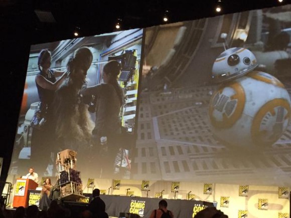 star-wars-the-force-awakens-comic-con-panel-bb8-droid
