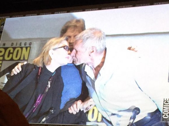 star-wars-the-force-awakens-comic-con-panel-kiss