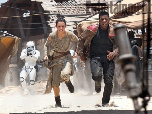 rey-finn-stormtroopers-jakku-escape-star-wars