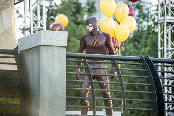 the-flash-season-2-premiere-balloon