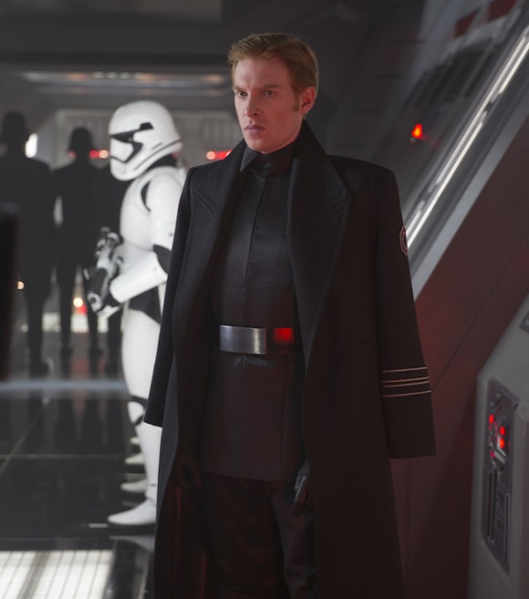 general-hux-star-wars-reveil