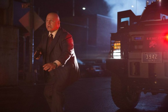 gotham-episode-by-fire-still-chiklis