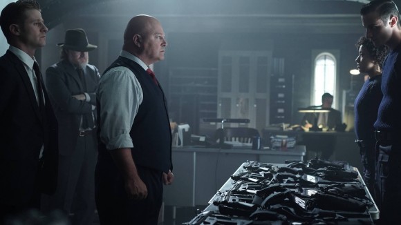 gotham-season-2-episode-strike-force-captain