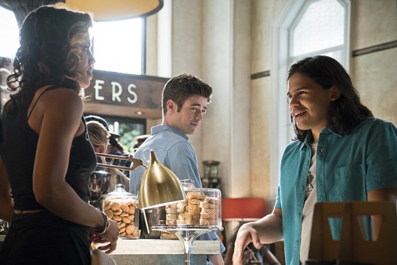 the-flash-episode-darkness-light-kendra-cisco