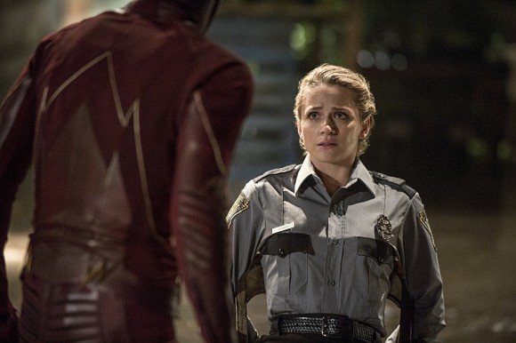 the-flash-of-two-world-season-2-episode-spivot