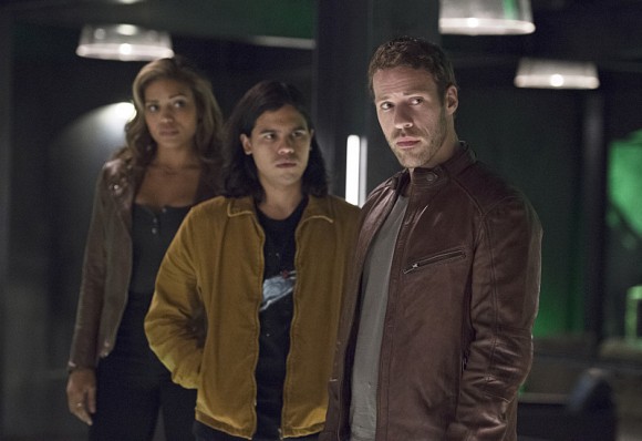 The Flash -- "Legends of Today" -- Image FLA208B_0186b.jpg -- Pictured (L-R): Ciara Renee as Kendra Saunders, Carlos Valdes as Cisco Ramon and Falk Hentschel as Carter Hall -- Photo: Cate Cameron/The CW -- ÃÂ© 2015 The CW Network, LLC. All rights reserved.