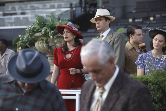 agent-carter-episode-1-season-2-lady-lake-red