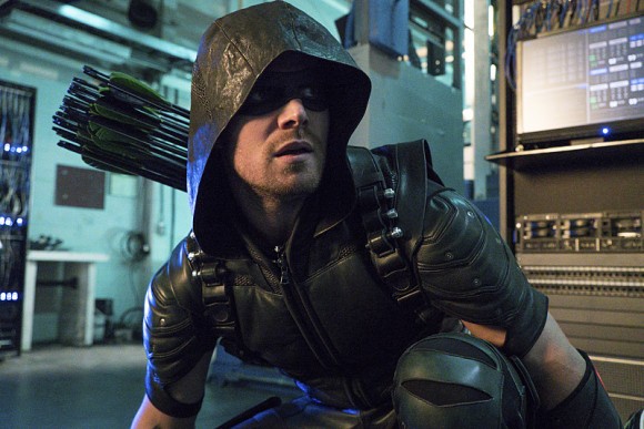 arrow-episode-unchained-costume