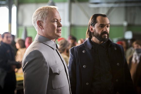 legends-of-tomorrow-pilote-part-2-darhk-savage