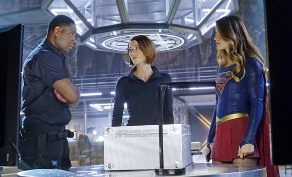 supergirl-bizarro-episode-deo