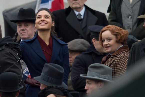 wonder-woman-movie-shooting-smiling