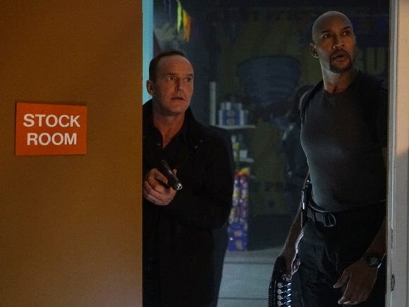 CLARK GREGG, HENRY SIMMONS